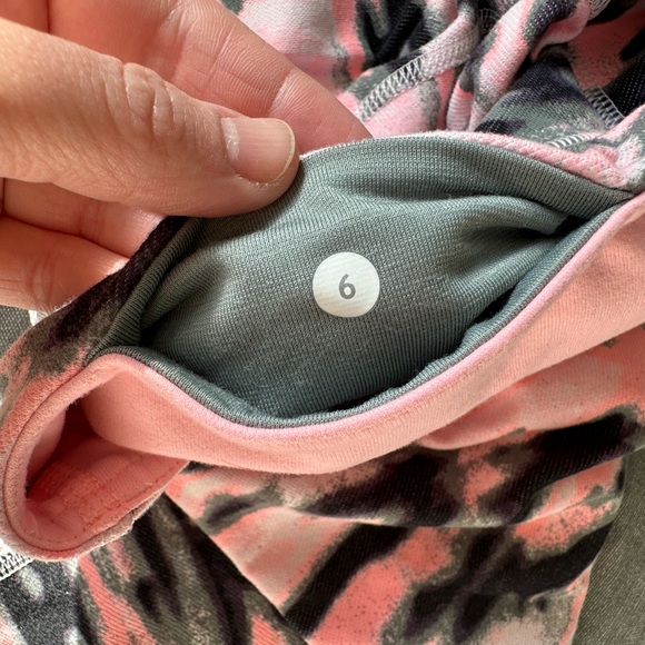 Lululemon Wunder Under in Wamo Camo (full length) size 6 - Picture 3 of 4